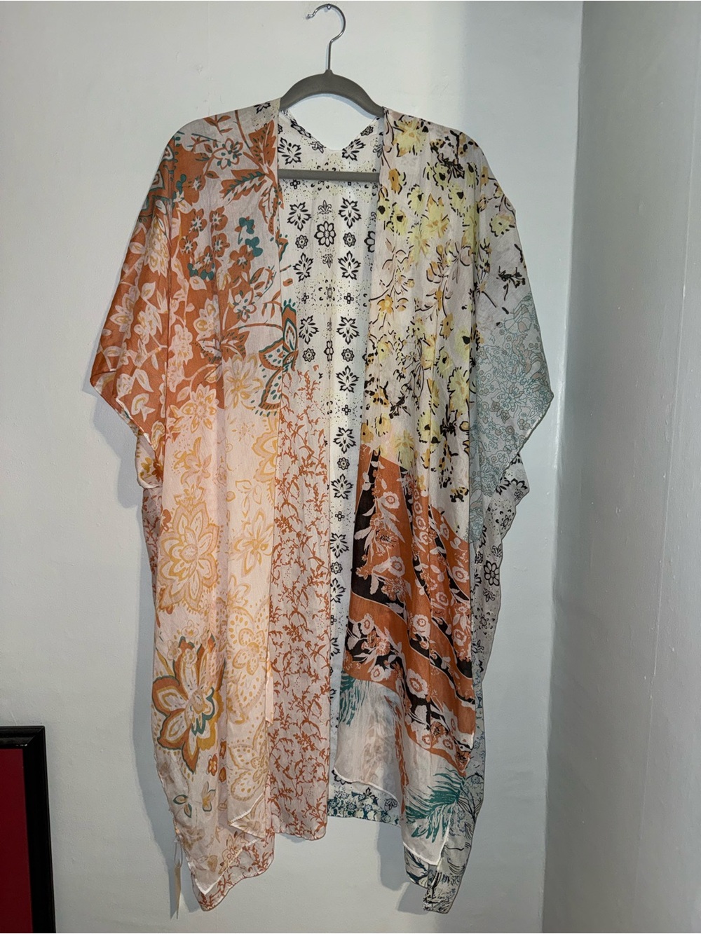 Nomad White and Orange Floral Lightweight Kimono